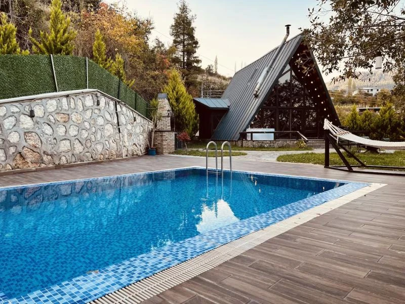 Özel Havuzlu Jakuzili 2+1 Bungalov (110 m²)